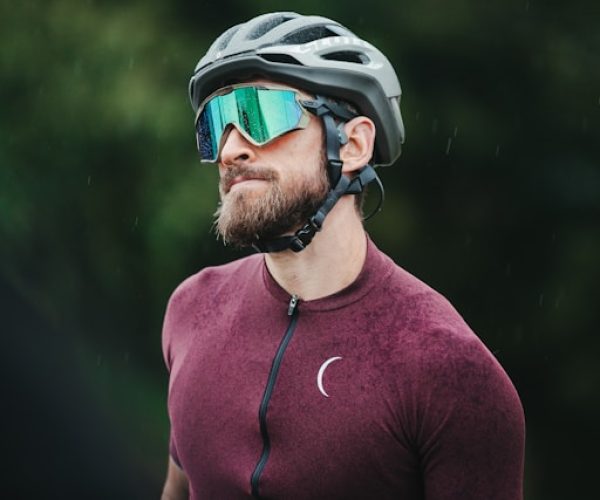 image says about cyclist clothing in polyester fabirc